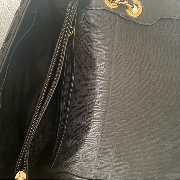 GUC Michael Kors Black Quilted Shoulder Bag - Picture 8 of 8